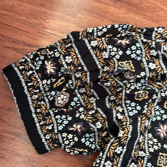 Ann Taylor medium petite blouse - Picture 2 of 6